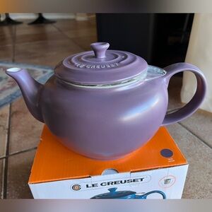 Le Creuset Large Stoneware Teapot, 44 oz, Amethyst